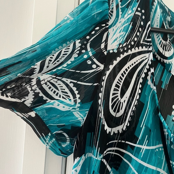 LANE Bryant 18/20W Semi Sheer Scoop Neck Blouse Teal,Black and White - Picture 3 of 8